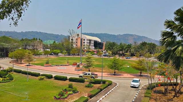 普吉皇家大学(phuket rajabhat university)是位于泰国南部普吉岛的一