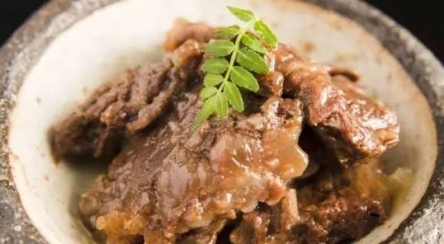 日本餐桌上的鲸鱼肉,有那么好吃?