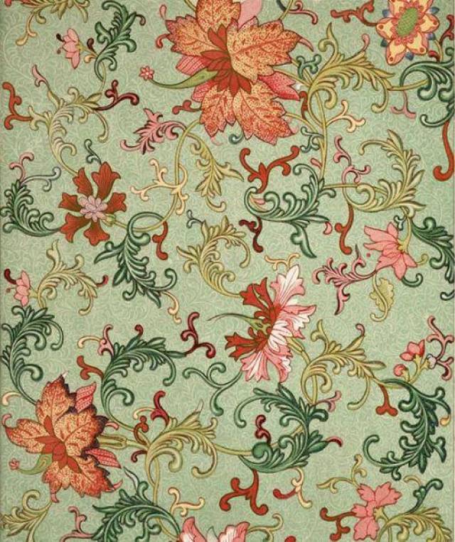 明清时期,宫廷纹样和民间纹样分化明显,宫廷纹样工巧有余,生气不足