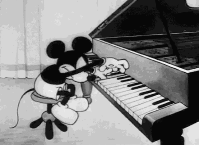 每次看到或听到钢琴,手指总会忍不住跟着弹跳起来