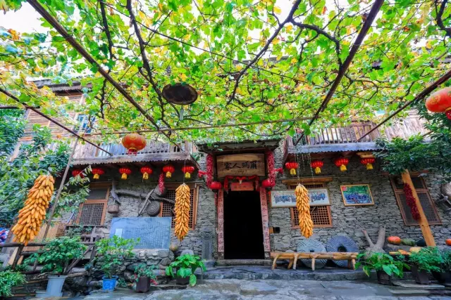 大寺村离 桃坪羌寨只有24km,开车半个小时就到了,山上看了冰瀑,可以去