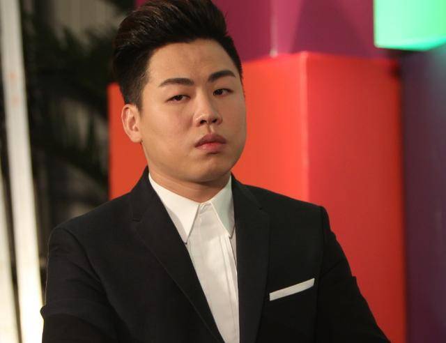 胡彦斌近照发福严重,网友看后有的说像岳云鹏,有的说像郭德纲!-娱乐频