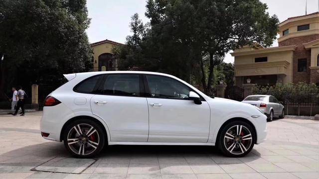 14年保时捷卡宴gts,白色外观迷人声浪40万出售,值得入手吗?