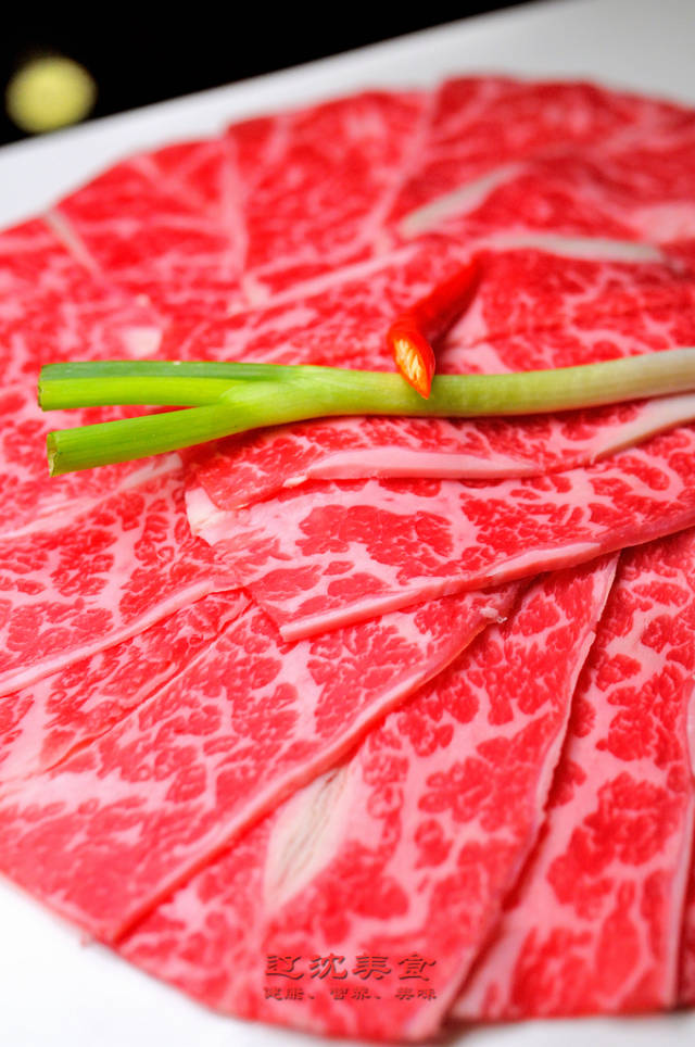 菜是自个种的,肉是鲜切的,丸子是现捏的,沈阳最牛的火锅店