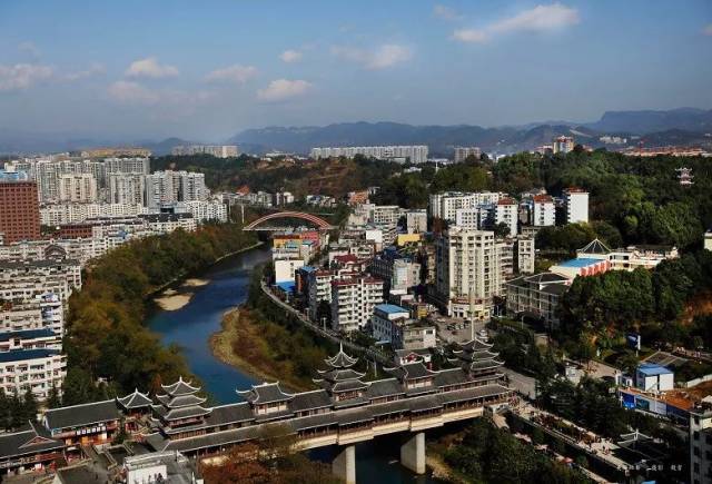 打造六城同创新高度恩施市全力推进六城同城工作纪实