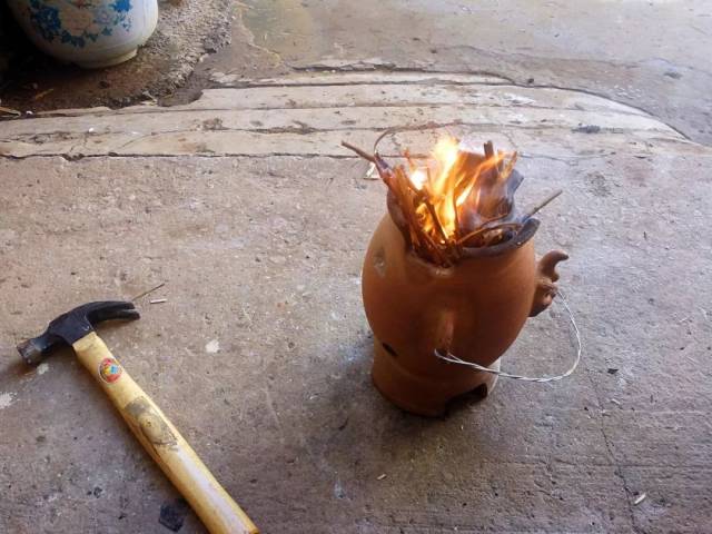 寒冬时节 三五好友 围炉把盏 人生几何