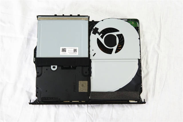 解剖最强游戏主机微软xboxonex拆解