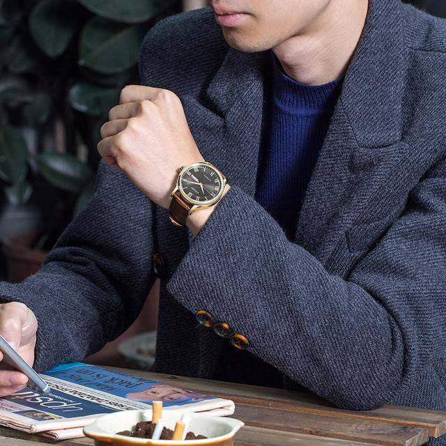 得体又富有个性的手表配搭可以让男人更有魅力,质感十足光滑细腻,圆润