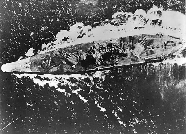 二战日本大和号战列舰被击沉的全过程历史照片