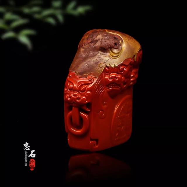 "忠心可鉴玉生暖,石问三生不了情",是王建忠先生多年以来在玉石行业