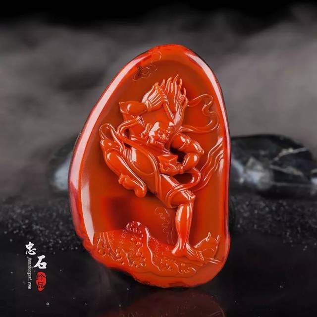 "忠心可鉴玉生暖,石问三生不了情",是王建忠先生多年以来在玉石行业