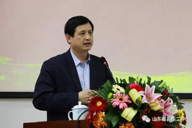 榜样给我们力量——昌乐二中优秀学子梁新意回母校为师生作报告