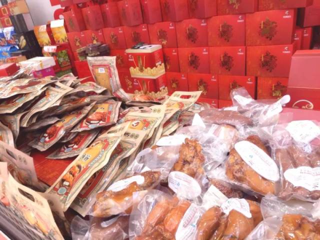 2月2日起 创意集装箱呈现, 汇聚新年美食, 重温民俗文化, 只有你想不