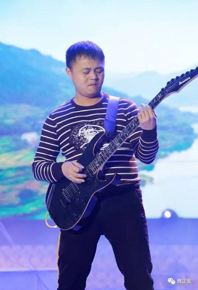 贵州凤鸣吉他图片