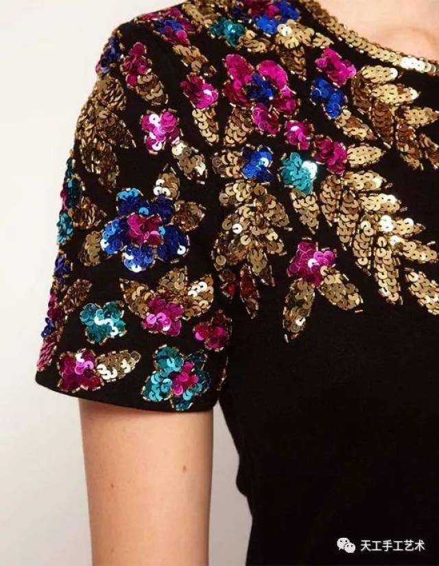 拿起针线在平淡无奇的服装上绣上亮片和珠子让鸡肋衣服重获新生附教程