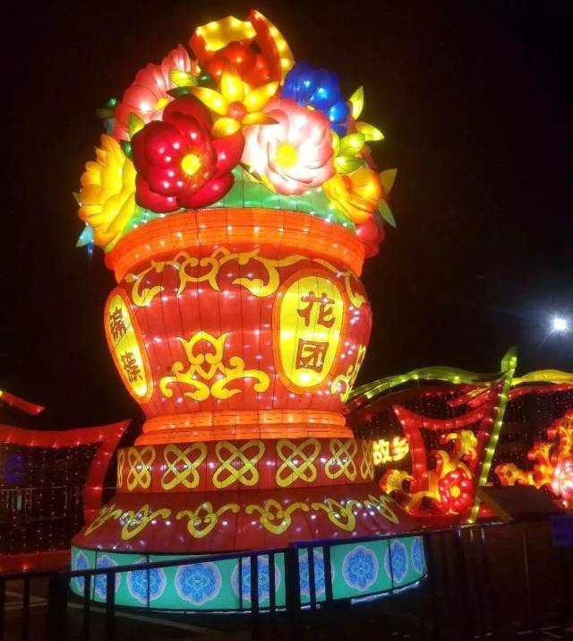 花篮彩灯