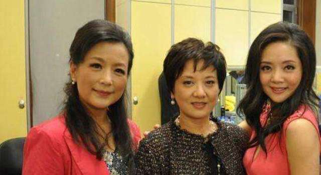 她曾是87版红楼女主角之一两次高考不中如今是大学教授