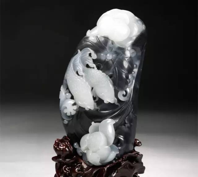 水墨青花”： 和田玉中的一只潜力股_搜狐网