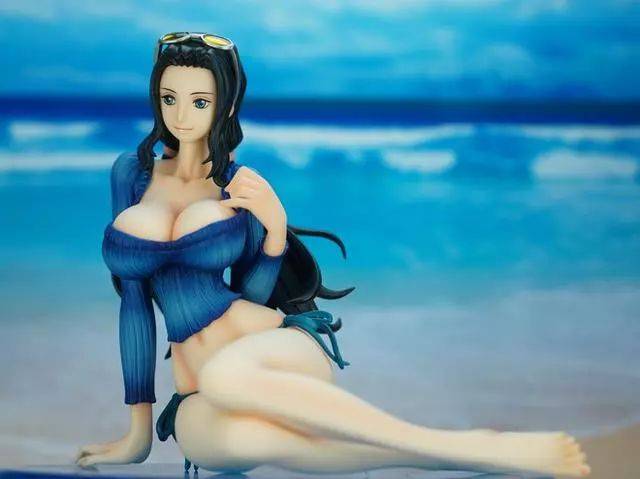 泳装版罗宾手办欣赏:快去跟腹黑女神嬉戏