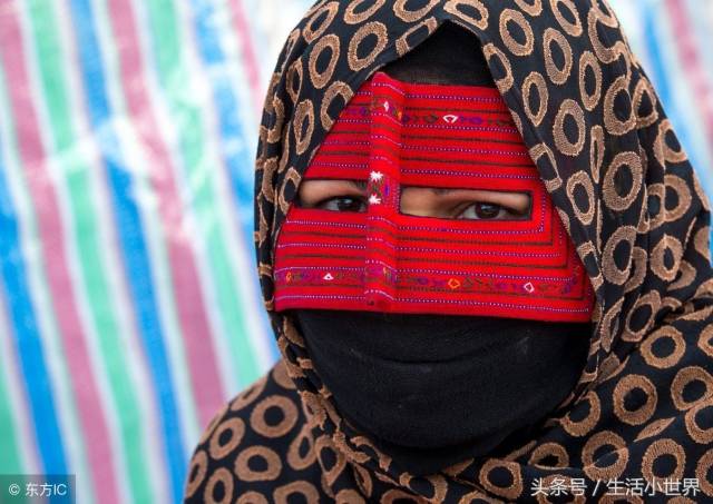 伊朗第36届曙光电影节开幕;众多女演员揭开神秘面纱展示美貌