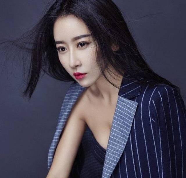 谢娜生双胞胎女儿,毛俊杰颖儿生女儿,原来都是因为这个