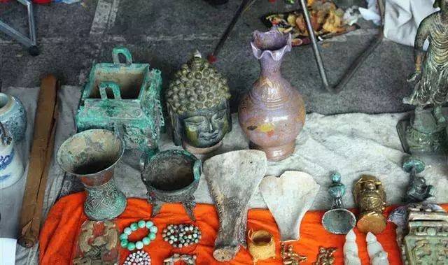 农村老奶奶古董捡漏令人目瞪口呆