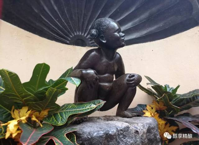 撒尿女童珍妮克(拍摄角度非常考究)