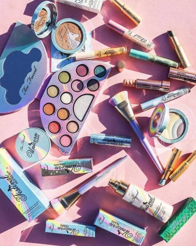 独角兽眼泪!Too Faced推彩虹色Life's A Festiv