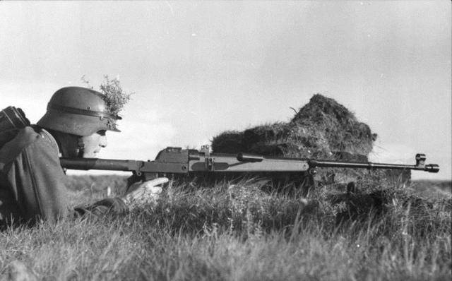 【图9:德国pzb-39反坦克步枪】