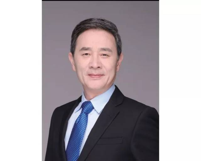 首席口腔正畸专家,上海拜博口腔医院院长沈刚教授与参会医生分享了"颞