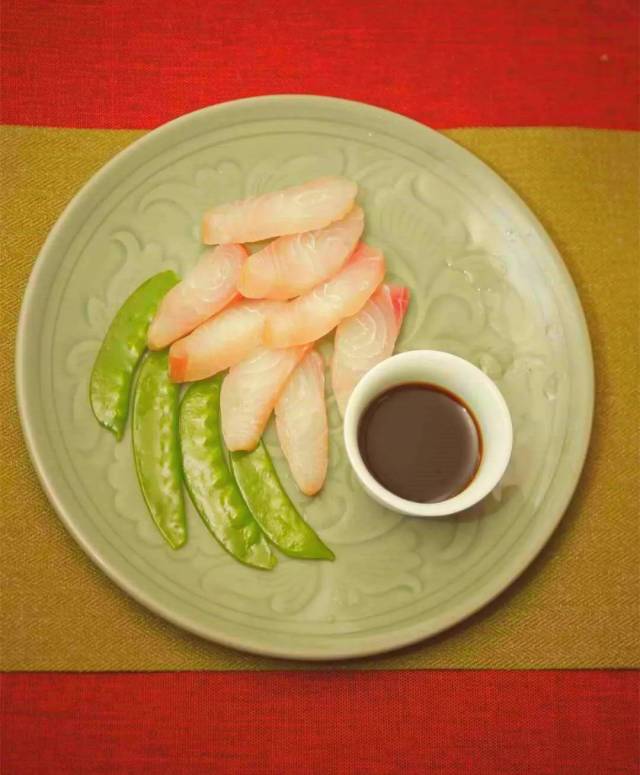 "八仙盘(剔鹅作八副)"是唐代"烧尾宴"第四十一道"奇异"肴馔.