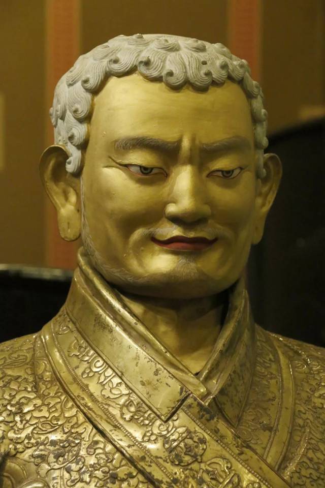 (萨迦派三祖)札巴坚赞像 明代 铜鎏金