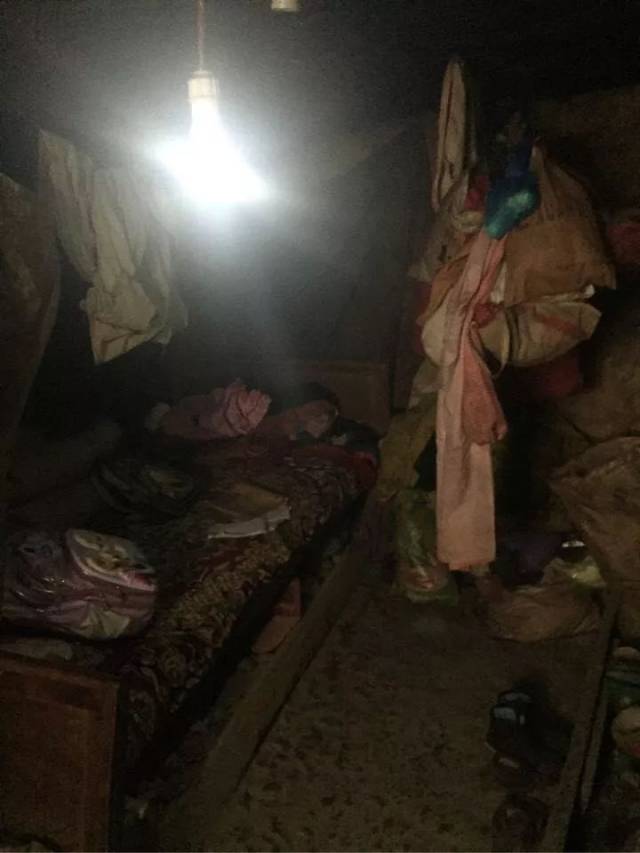 永远别嘲笑别人的穷酸,他们拼尽全力,真的只是为了能生活下去!