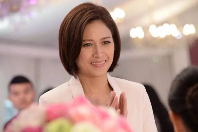 邵美琪可以讲系tvb的老戏骨啦,从影34年的maggie无论系电影或者电视剧