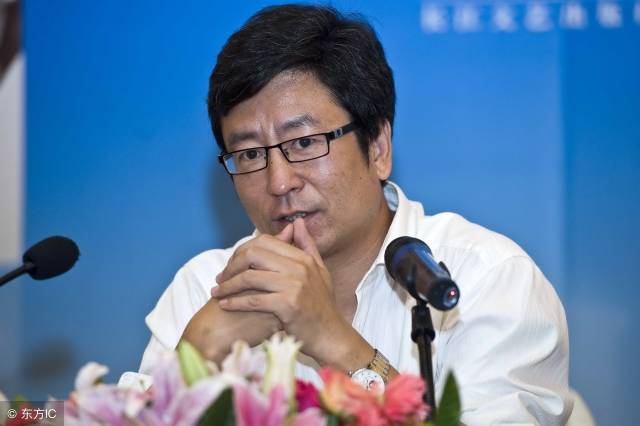 央视主持人:白岩松_搜狐网