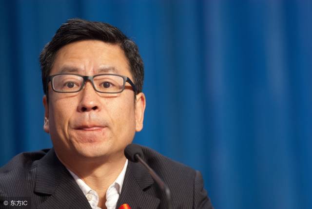 央视主持人:白岩松_搜狐网