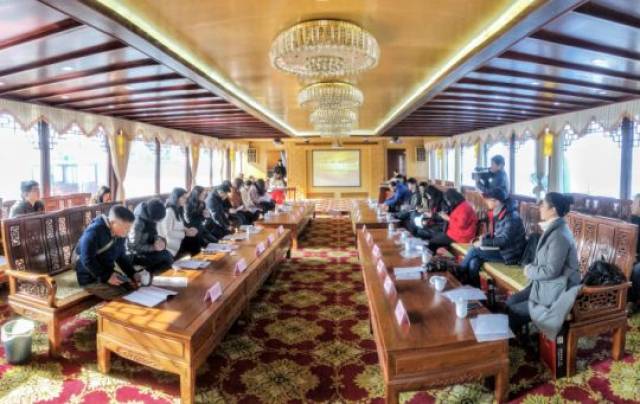 "会议介绍了目前金山湖游船运营现状,并从目前水韵江苏旅游的大推介和