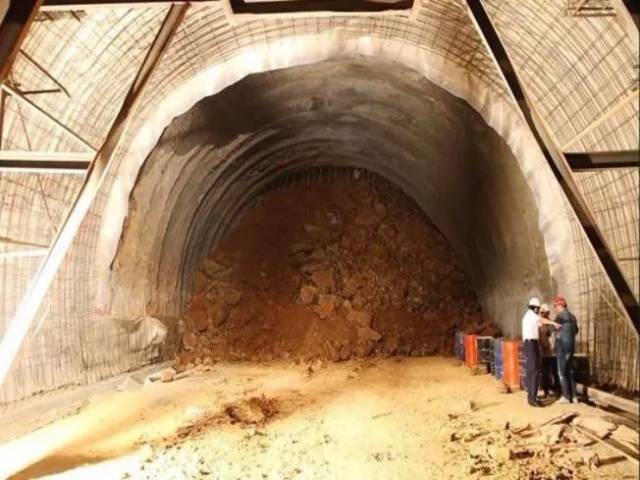 隧道施工中塌方的防护及治理