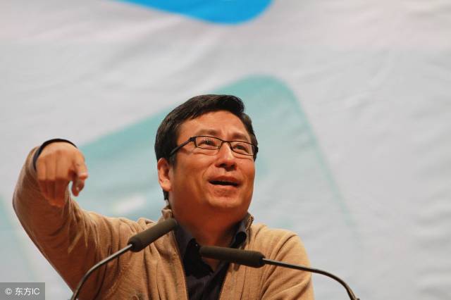 央视主持人:白岩松_搜狐网