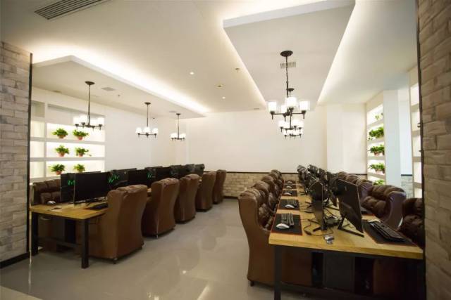 龙游闲鱼网咖新湖风景店开业了,最高配置为吃