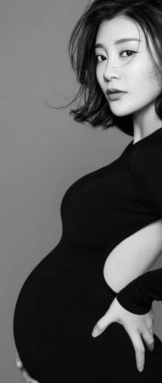 曹云金晒与唐菀结婚登记照宣布喜讯:感谢我老