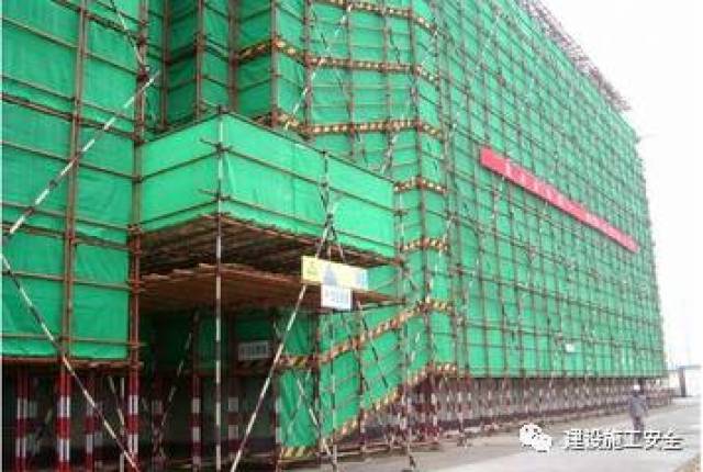 5m以上,均布荷载大于3kn/m2的满堂红脚手架;附着式整体提升脚手架.