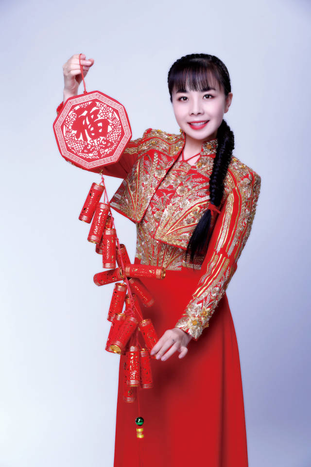 王二妮为你唱响新年到小年夜迎接福到年