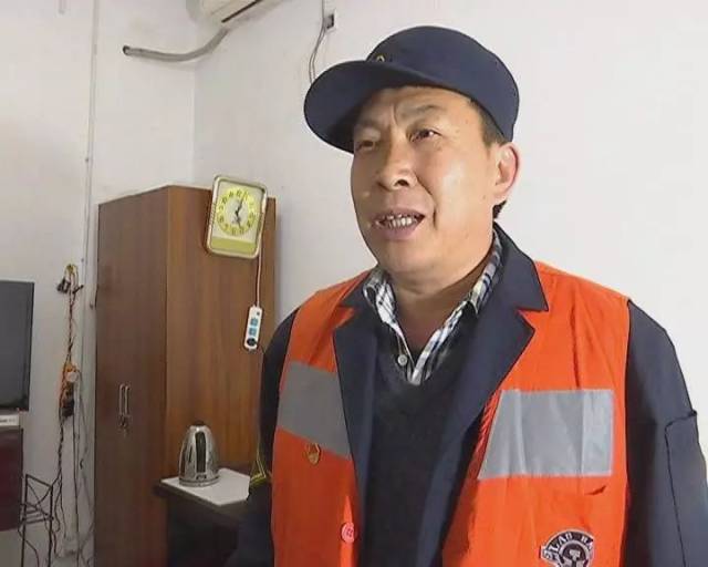 攀枝花站场工区工长 张元胜