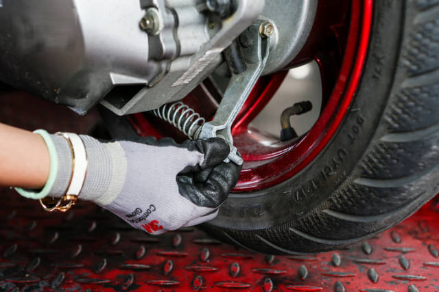 踏板摩托养护步骤,技师演示给你看,大家了解一下