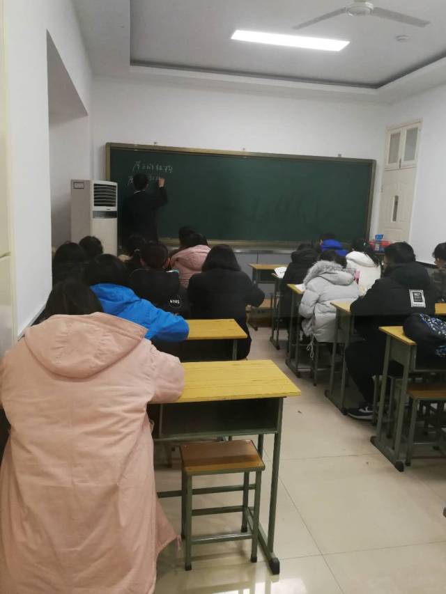 陈中数理化寒假班全面开课啦!和小晨晨约起来吧
