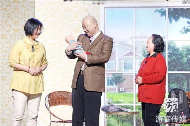 同时,辽视春晚北方笑星汇聚,不仅有潘长江,洪剑涛,阎淑萍联袂奉献的