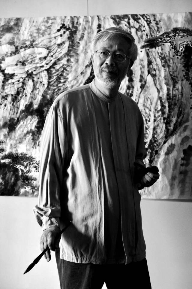 中国画家张伟向全国人民拜年