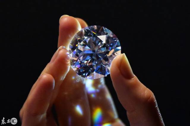世界上最大的天然钻石图片大全(世界上最大的天然钻石图片大全及价格)