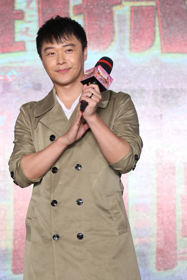 陈思诚一人分饰30角 "太抠门" 后悔第一部"写死"潘粤明